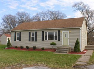 17360 214th St, Davenport, IA 52807