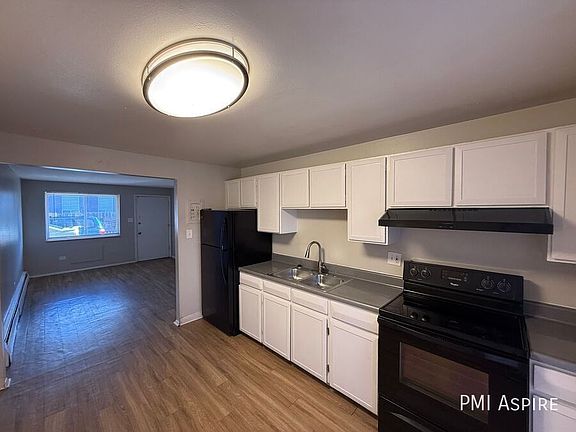 4th image of 4260 W 70th Pl APT 1