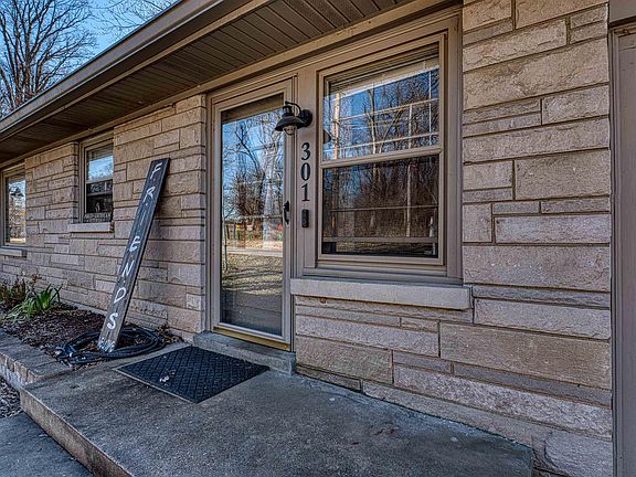 2nd image of 301 Yorkshire Dr