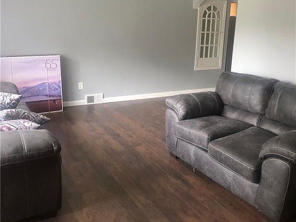 2nd image of 155 Avery Pl