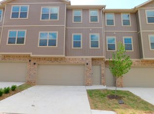 265 S Rolling Woods Way, Fayetteville, AR 72704