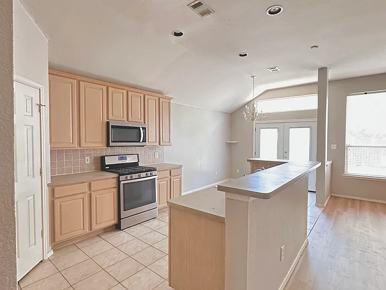 9324 Harrisburg Ln — Photo 7
