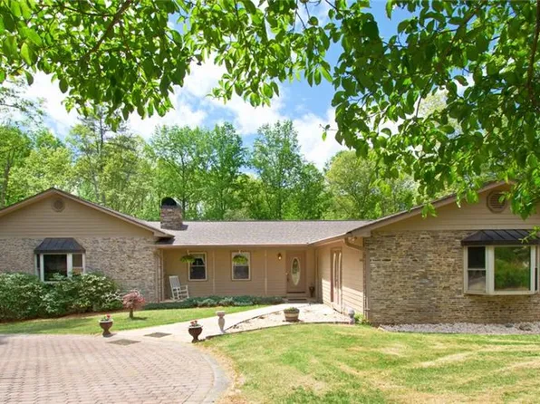 217 Wyndham Ln, Wilkesboro, NC 28697