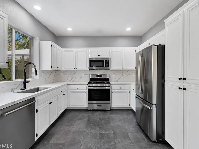606 Hooper Ave — Photo 8
