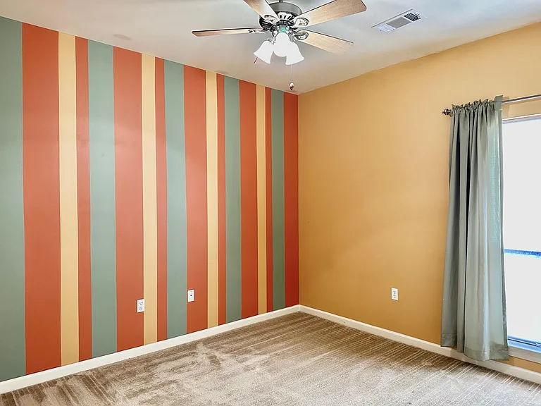 423 Lake Worth Dr — Photo 2