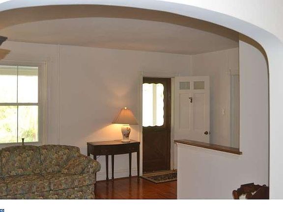 3rd image of 543 Bloomfield Ave