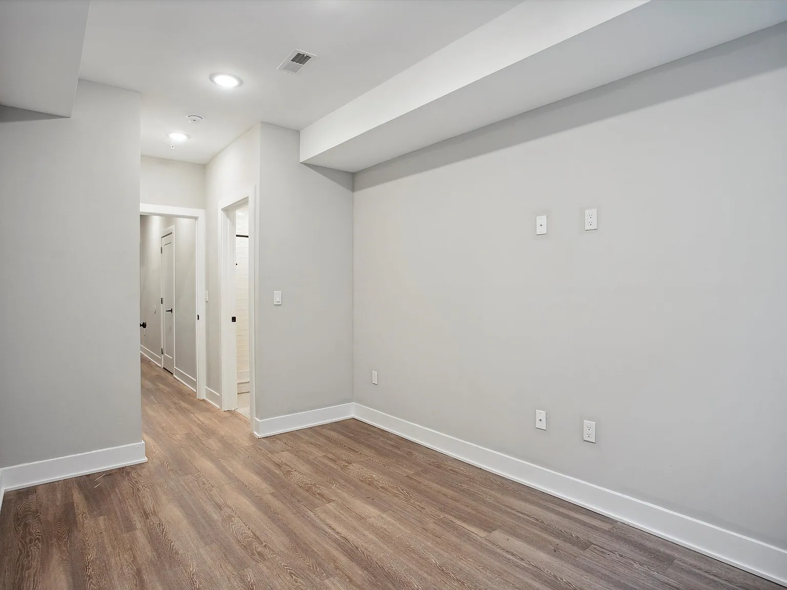 1618 N Sydenham St — Photo 2