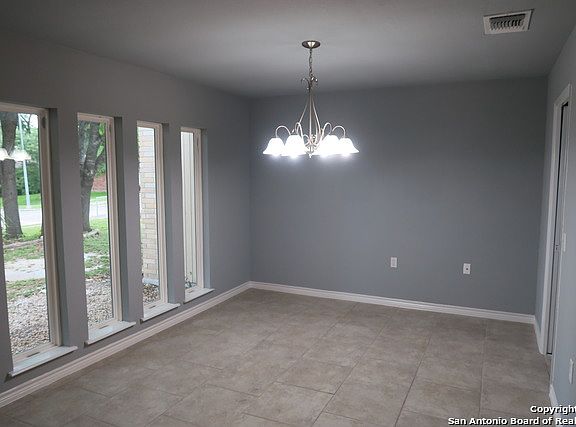 4th image of 8114 Pioneer Hills St