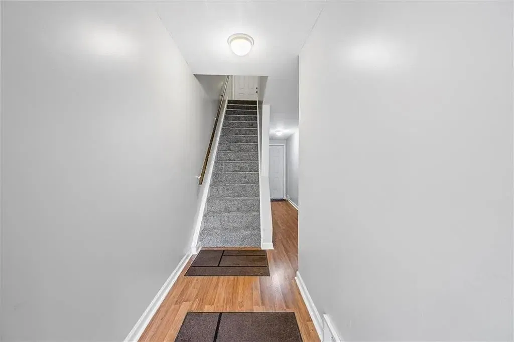 1 bed, 1.5 bath, 1250 sqft, $1,400 — Photo 3