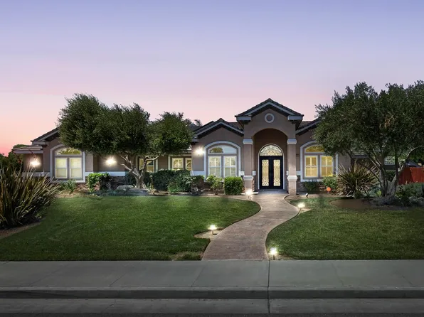 2722 Meadow Ct, Hanford, CA 93230