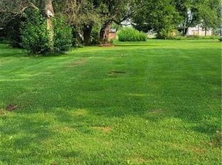W Oak Ave, Montrose, IL 62445