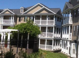 2434 Suncrest Village Cir, Morgantown, WV 26505