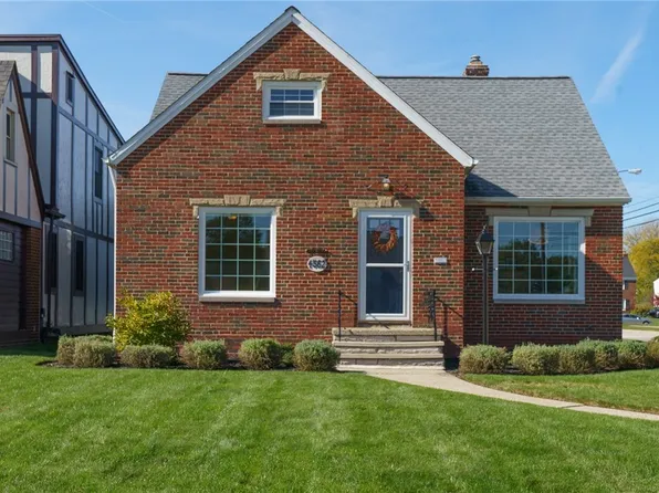 4562 W 212th St, Fairview Park, OH 44126