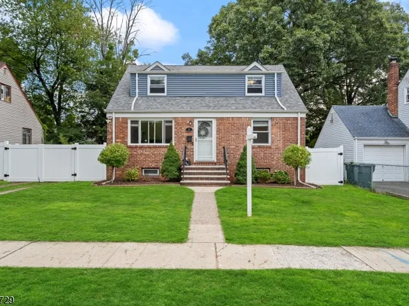 15 Brown Pl, Bergenfield Boro, NJ 07621