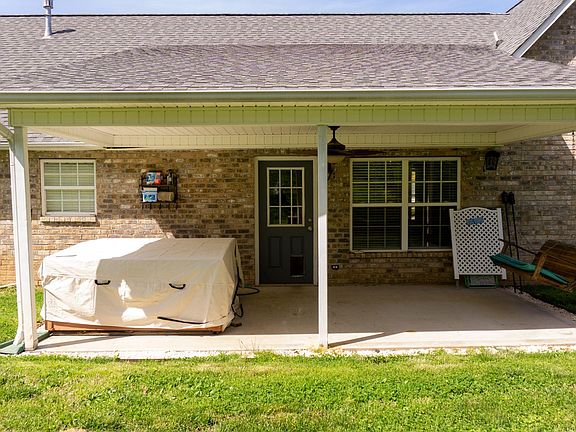 5th image of 806 Judah Ln