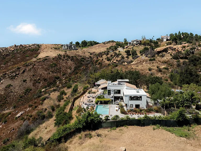 231 Loma Metisse Rd — Photo 36