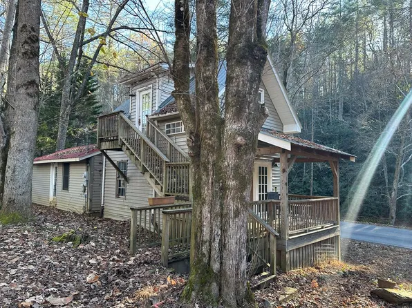 879 Fires Creek Wildlife Rd, Hayesville, NC 28904