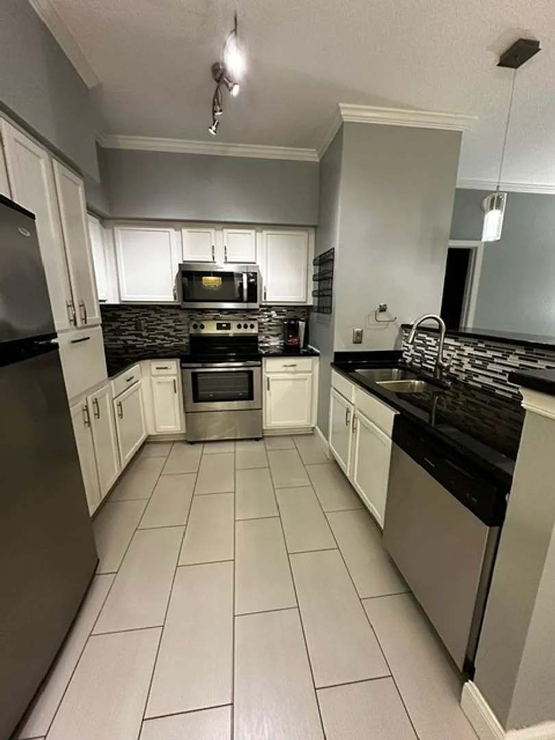 Resort Style Living At The Barrington Park Condos!- Beautifully Update 2/2 On Ground Floor! — Photo 1