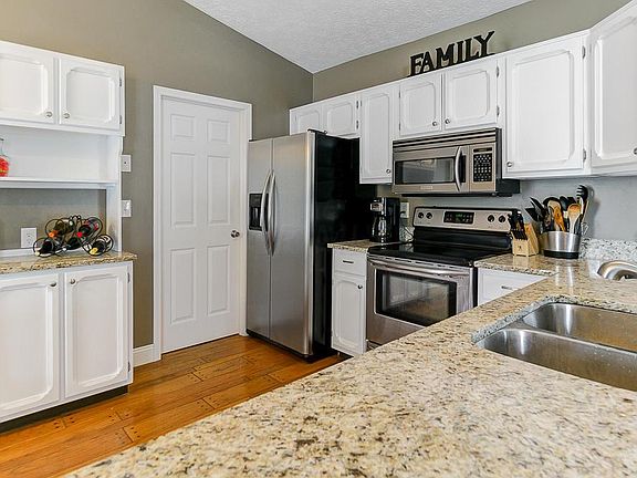 4th image of 3076 Curtis Knoll Dr