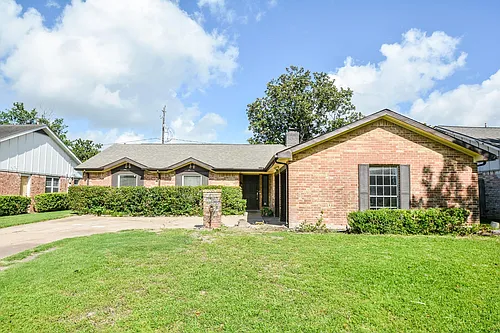7222 Pella Dr Photo 1