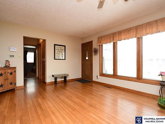 4th image of 1811 N Taylor Ave