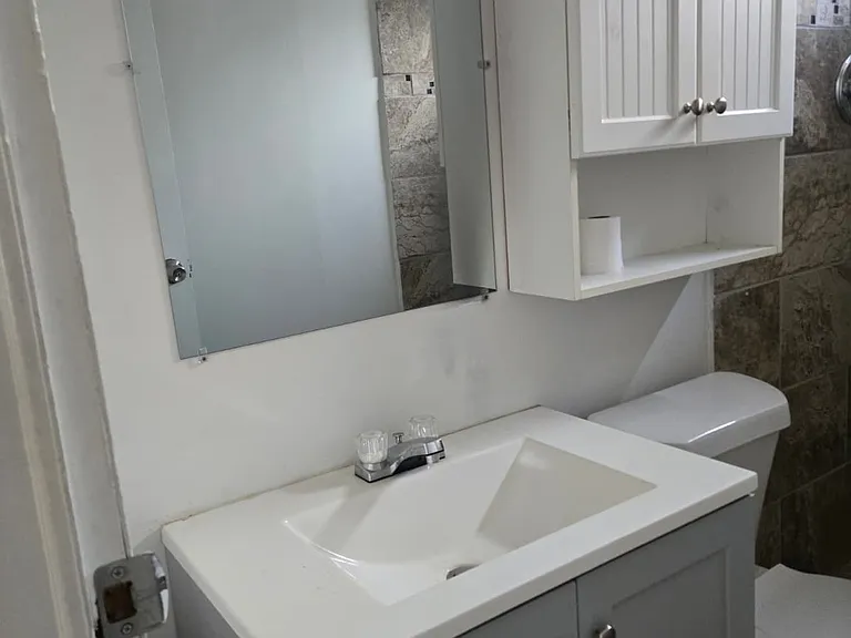 1006 W Maxanna Blvd — Photo 5