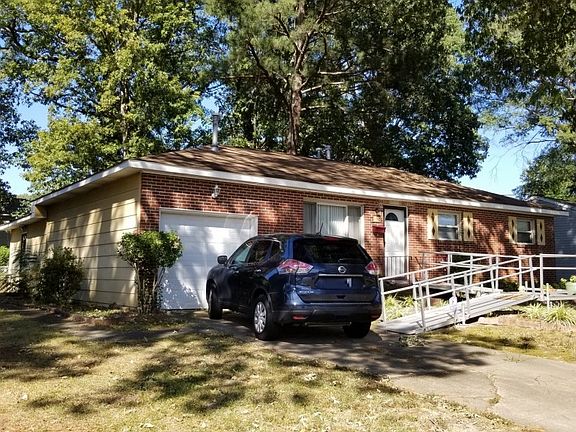 3rd image of 133 Saint Stephens Dr