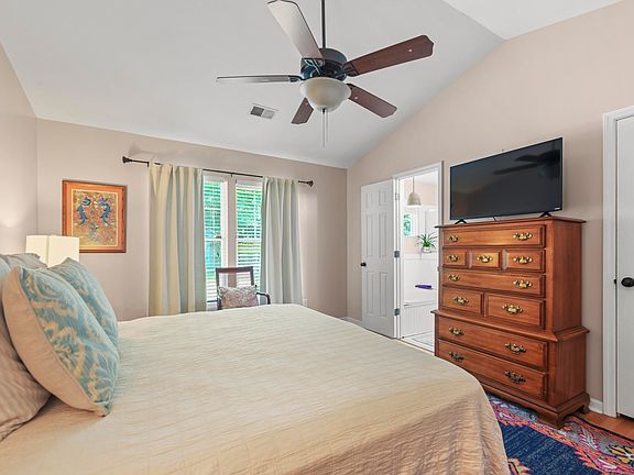 5th image of 202 Challis Ct