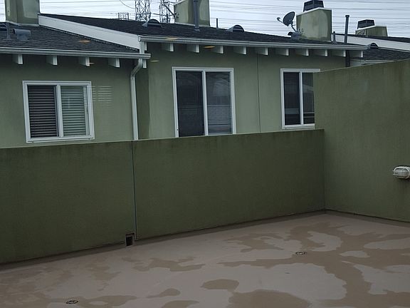 3rd image of 5558 W 190th St