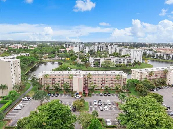 2106 S Cypress Bend Drive #209, Pompano Beach, FL 33069