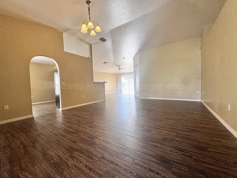 5536 Sycamore Canyon Dr — Photo 2