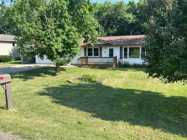 305 Lakeview Dr, Lake Park, MN 56554