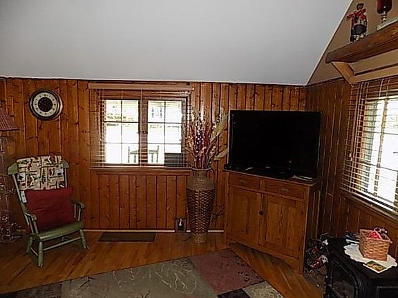 3rd image of 1302 W Wilkinson St