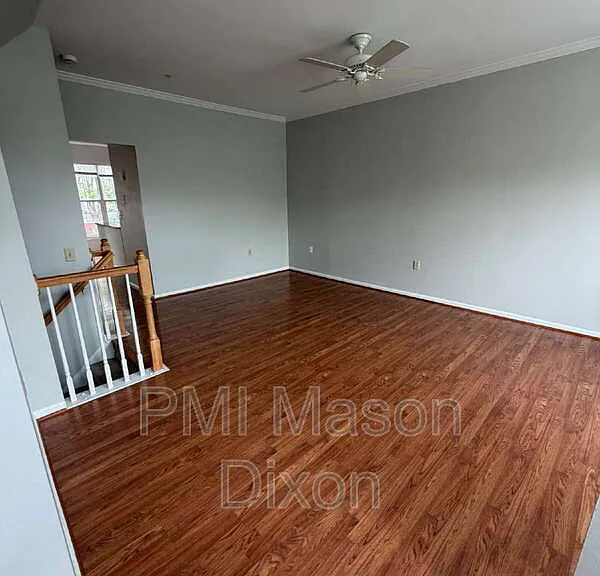 2404 Sandwich Ct — Photo 3