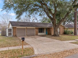 2005 Candlewood Dr, Bay City, TX 77414