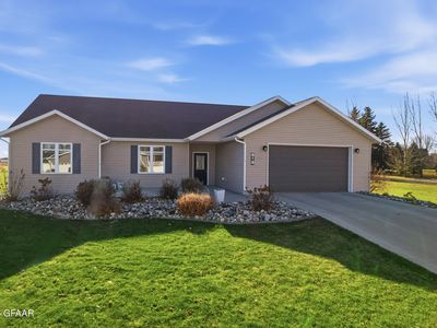618 Parkway Ln E, Northwood, ND, 58267