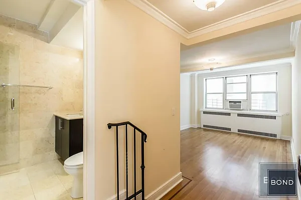 Rented by Bond New York | media 28