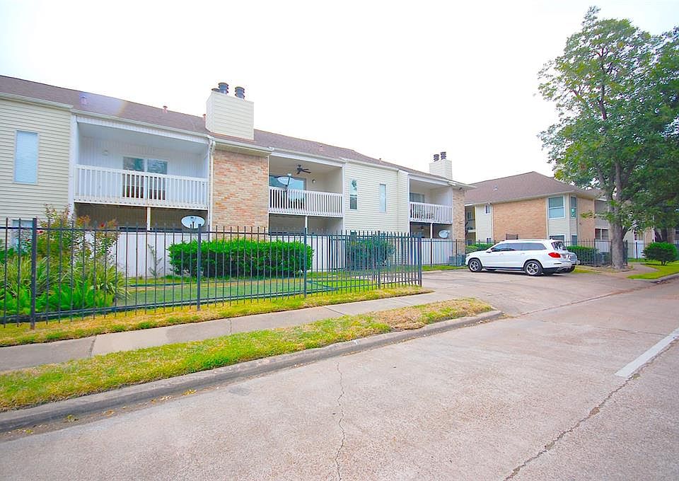 1st image of 2300 Augusta Dr APT 16