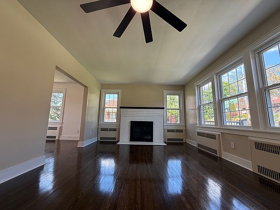 3rd image of 207 College Ave