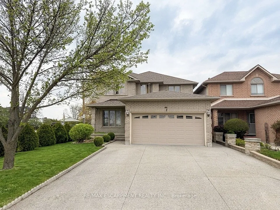 2 Pineridge Dr