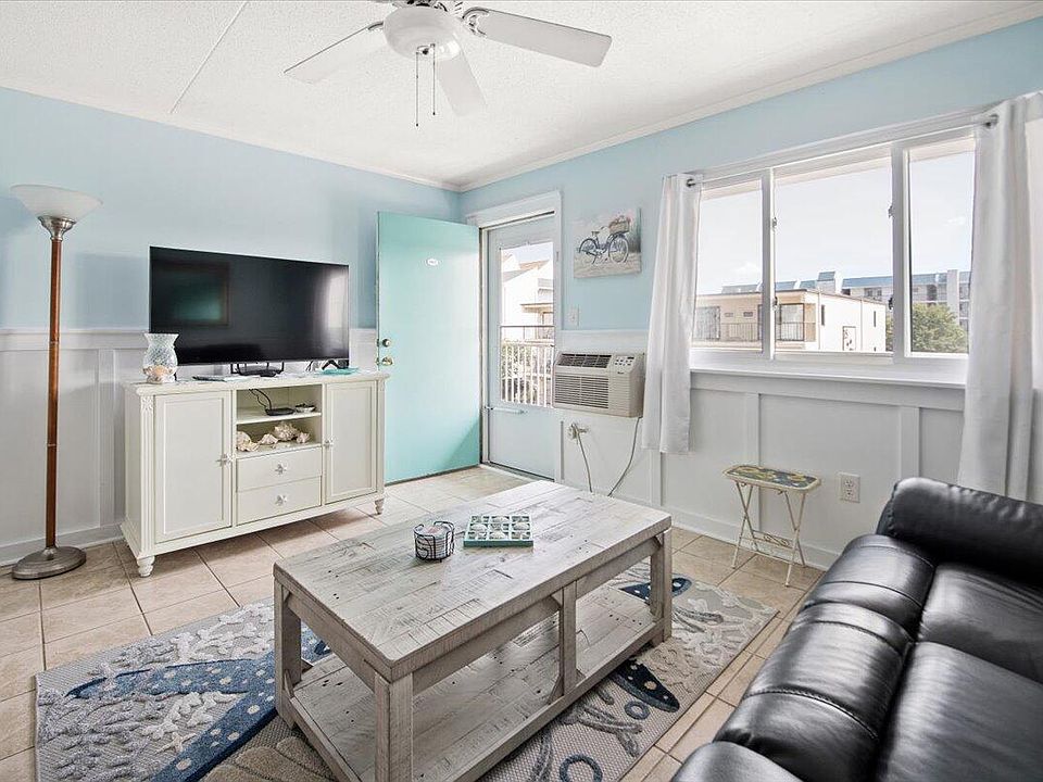 1st image of 14 144th St Unit 303