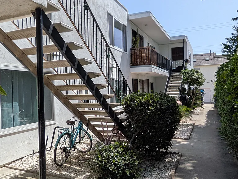 4867 Santa Cruz Ave #2 — Photo 14