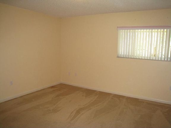 5th image of 16222 SW 92nd Ave #13
