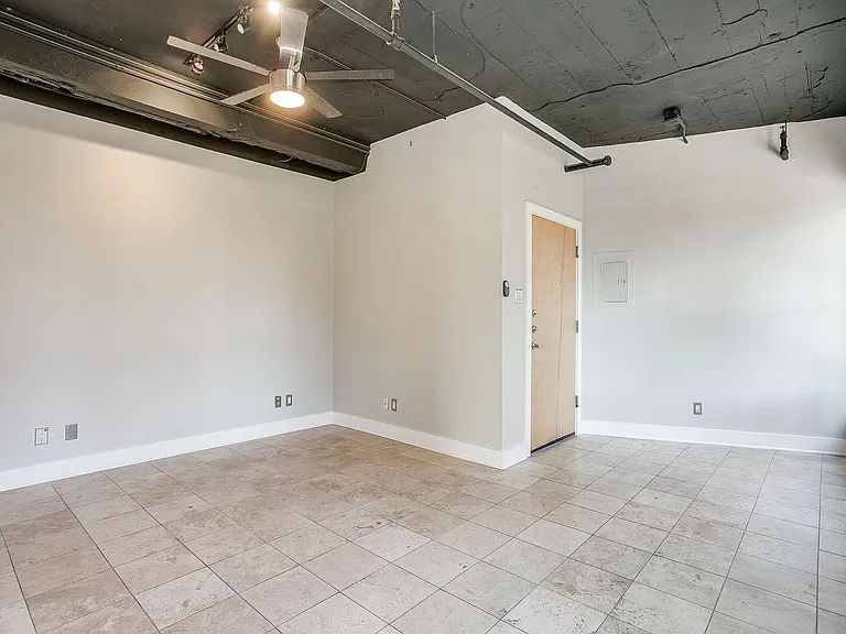 910 Houston St #301 — Photo 9