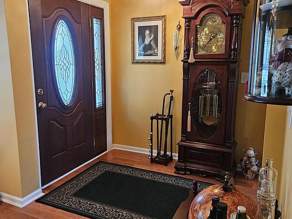 5th image of 568 Pointe Of Oaks Rd