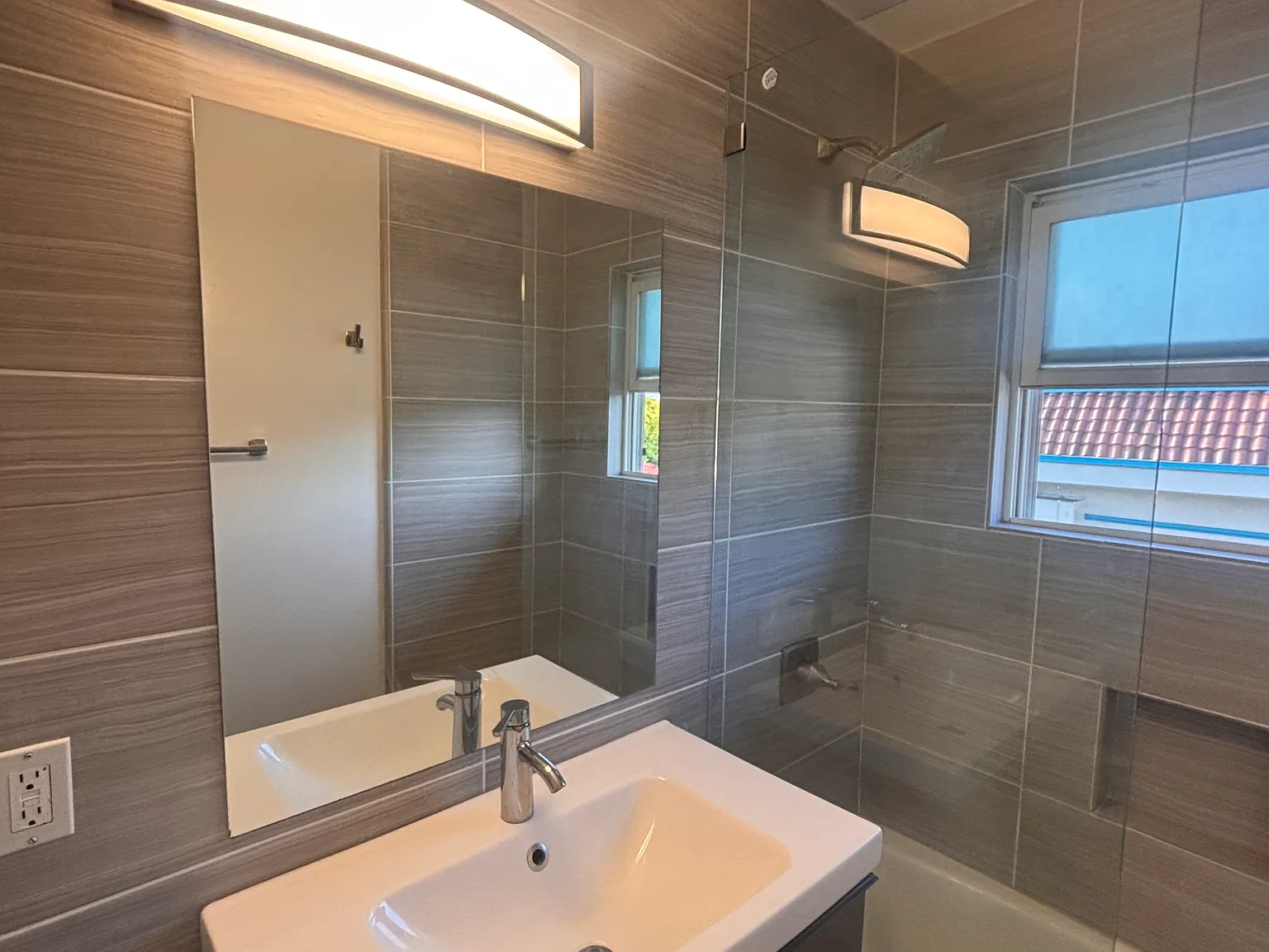 1 bed, 500 sqft, $2,400 — Photo 2