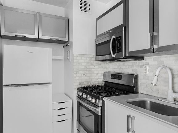 3rd image of 345 W 145th St APT 10C2