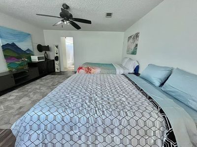 7033 7th Ave, Los Angeles, CA, 90043