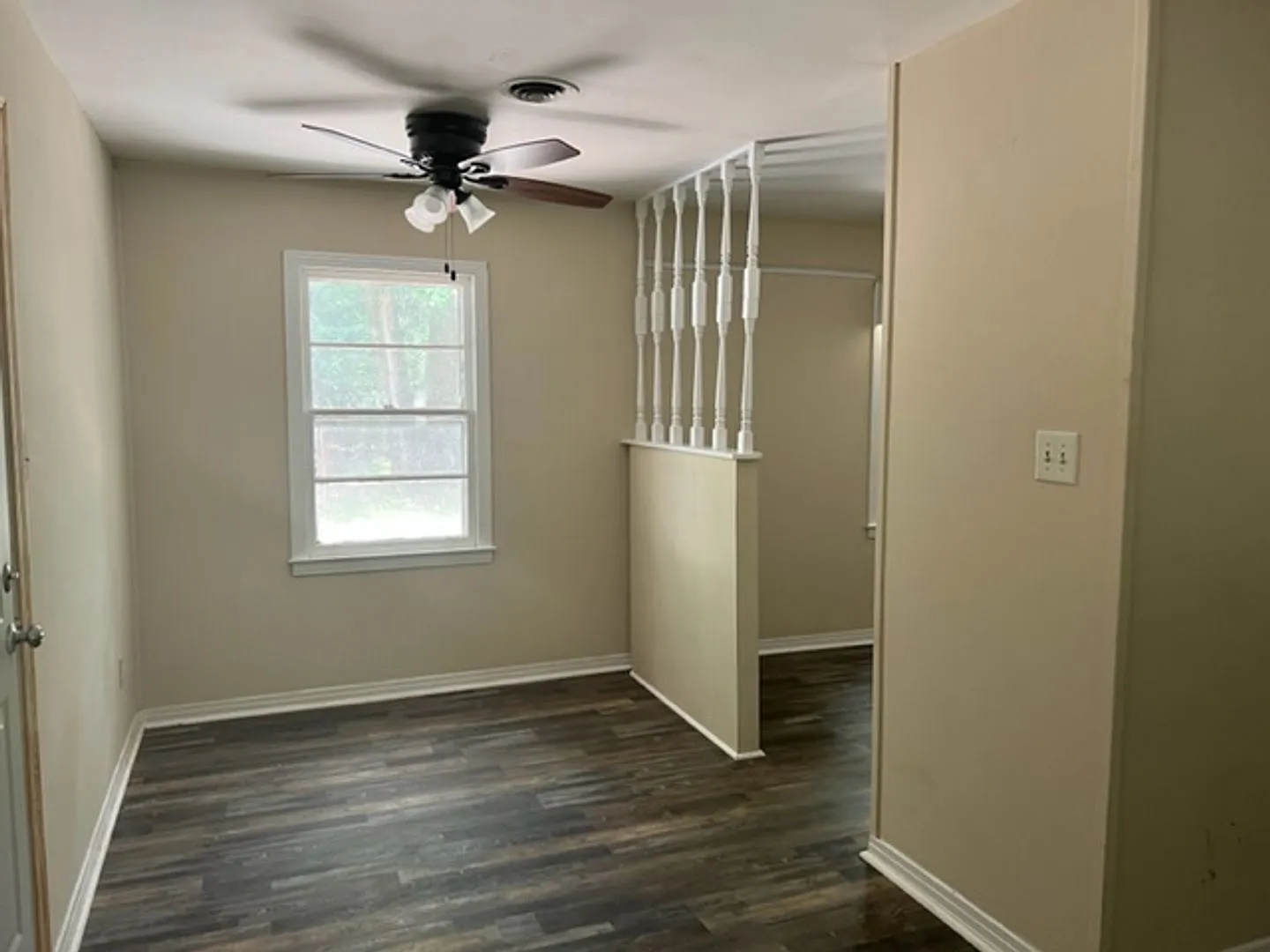 3 bed, 1.0 bath, 1025 sqft, $1,100 — Photo 2