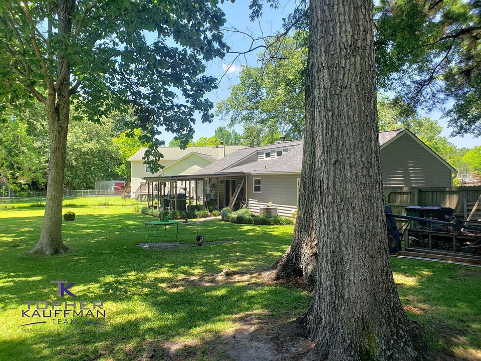 2nd image of 23 Bellhaven Cir